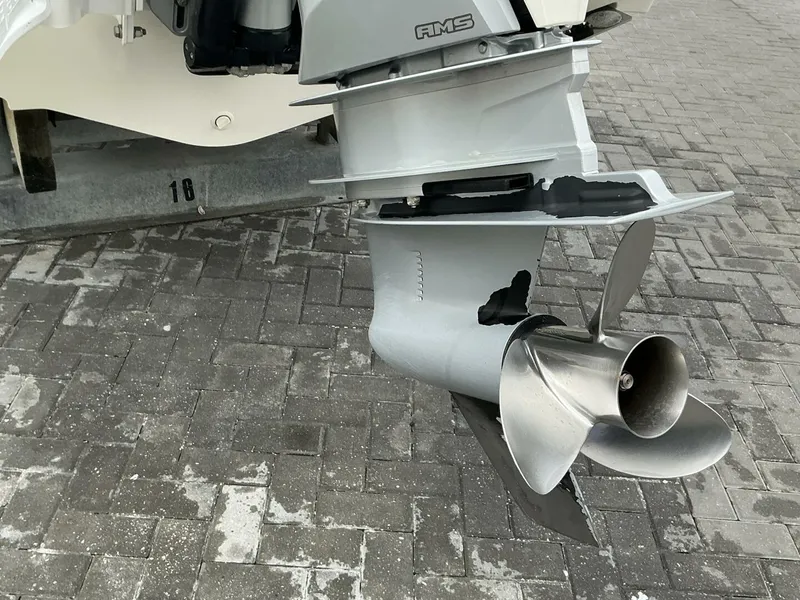 Slide: The Image of Boston Whaler 24 2023 - 5290256