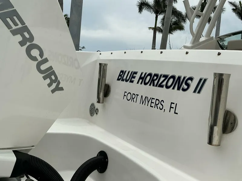 Slide: The Image of Boston Whaler 24 2023 - 5290264