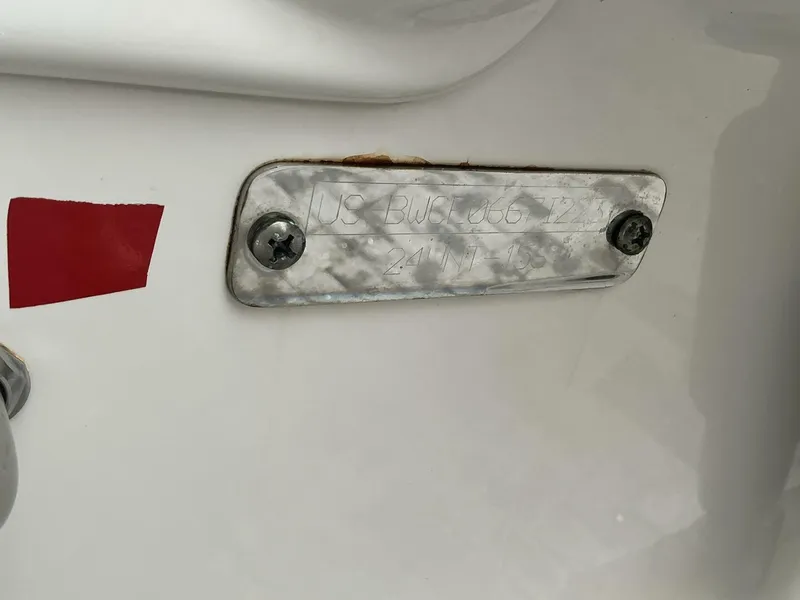 Slide: The Image of Boston Whaler 24 2023 - 5290266