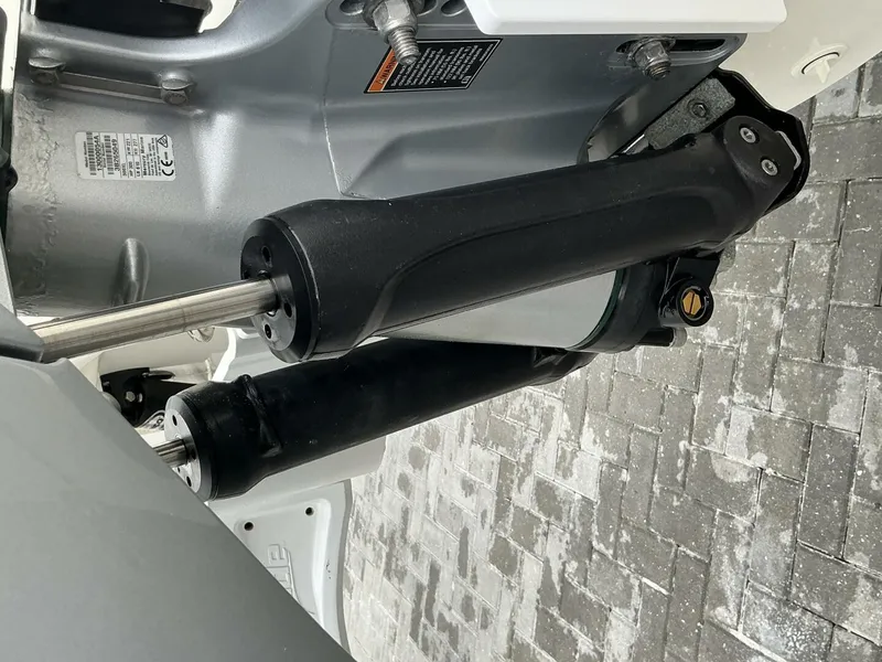 Slide: The Image of Boston Whaler 24 2023 - 5290268