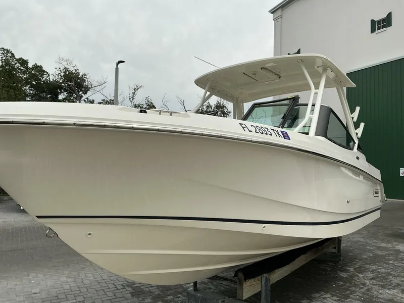 Slide: The Image of Boston Whaler 24 2023 - 5290250