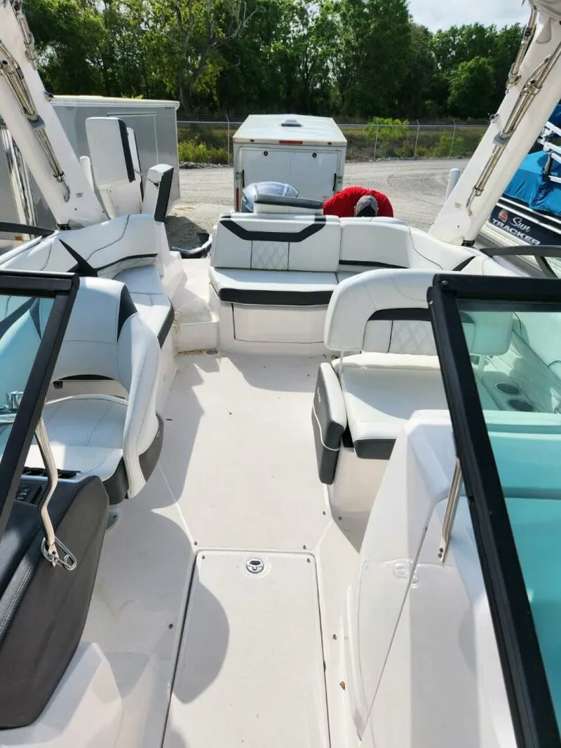 Slide: The Image of Regal 23 OBX 2021 - 5290864