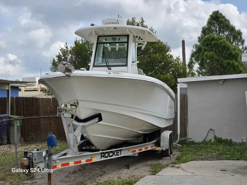 Slide: The Image of Boston Whaler 250 Outrage 2018 - 5291158
