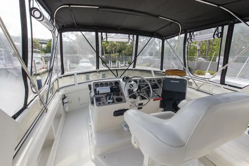 Slide: The Image of 1997 44 Carver 445 Zodiac Gypsea Helm (3) - 5291781