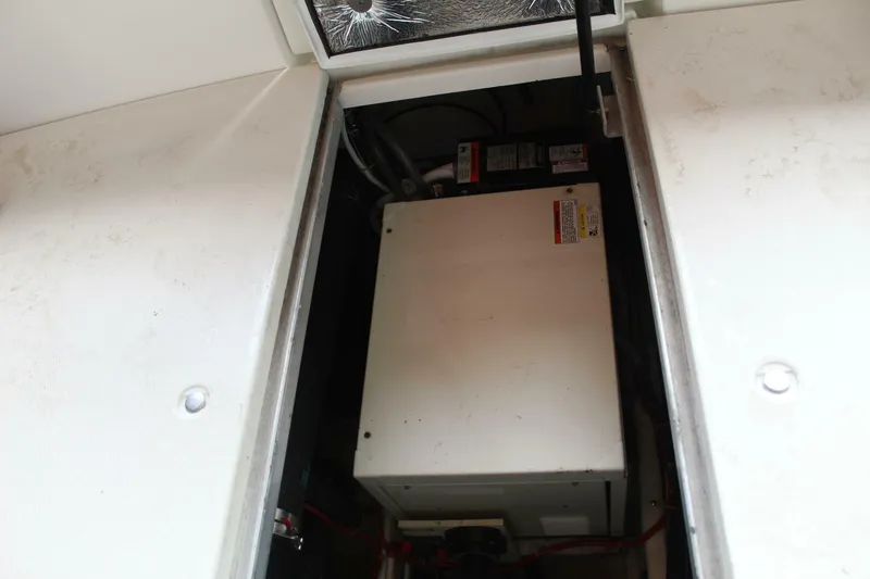 Slide: The Image of Carver Yachts 360 Mariner 2004 - 5291846