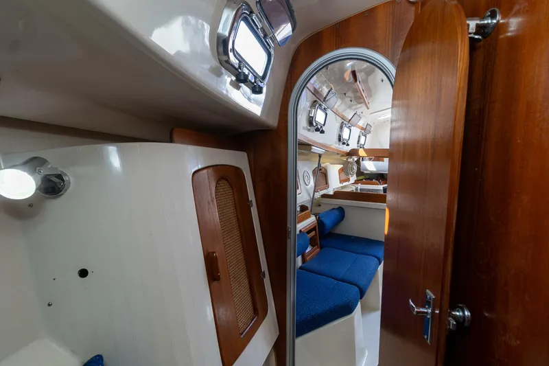 Slide: The Image of Hake / Seaward 32 2011 - 5292298