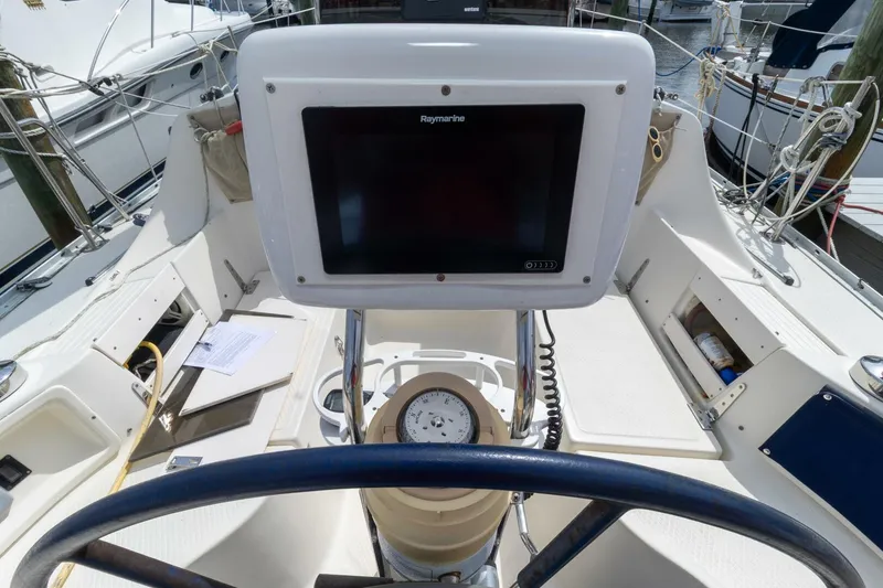 Slide: The Image of Hake / Seaward 32 2011 - 5292218