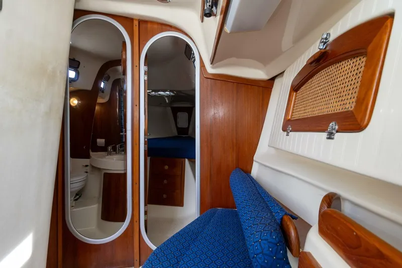 Slide: The Image of Hake / Seaward 32 2011 - 5292304