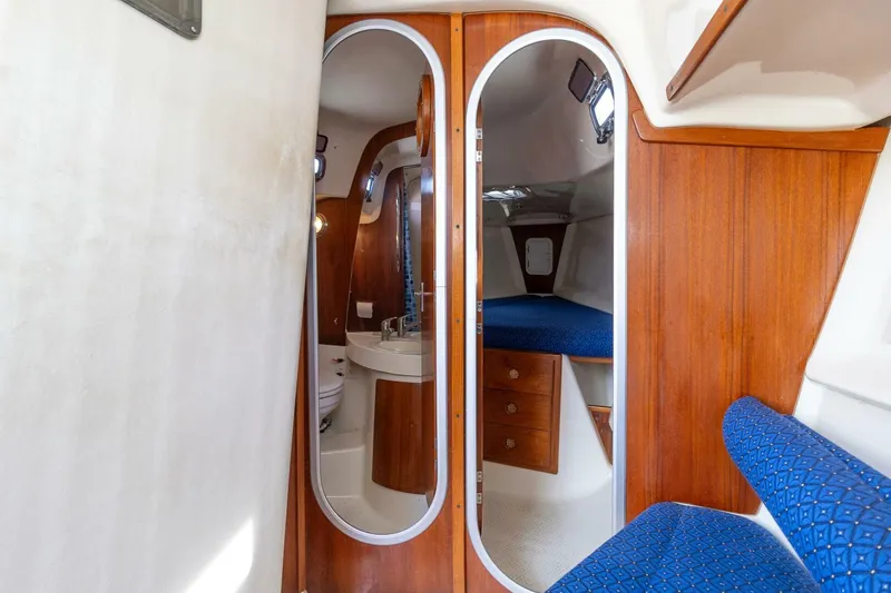 Slide: The Image of Hake / Seaward 32 2011 - 5292305