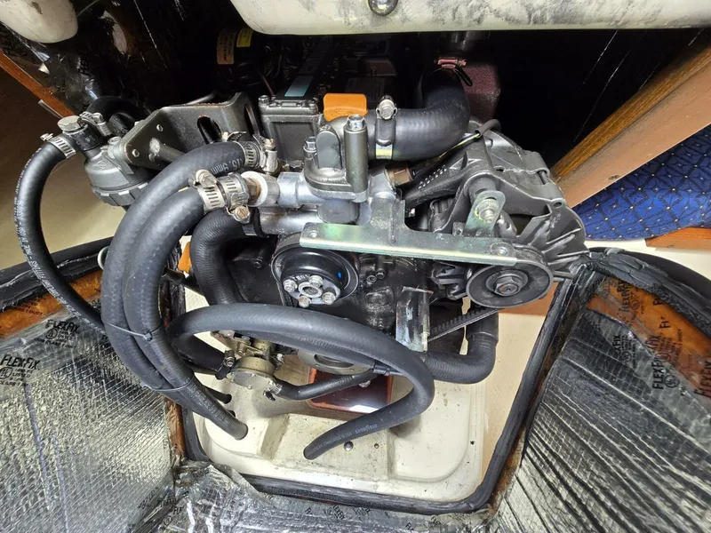 Slide: The Image of 2011 Yanmar 29 HP - 5292360