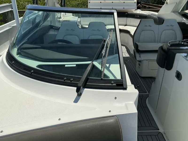 Slide: The Image of Sea Ray 35 2016 - 5292675