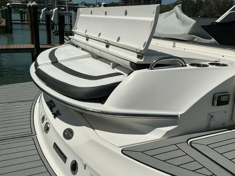 Slide: The Image of Sea Ray 35 2016 - 5292658