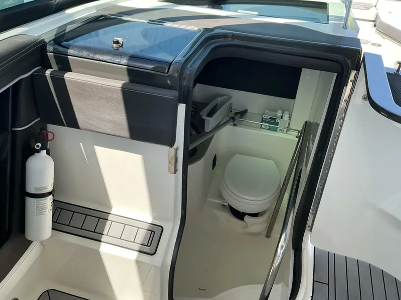 Slide: The Image of Sea Ray 35 2016 - 5292677