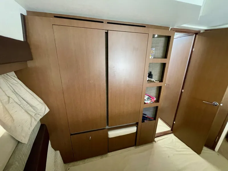 Slide: The Image of Sea Ray 400 Sundancer 2017 - 5297526