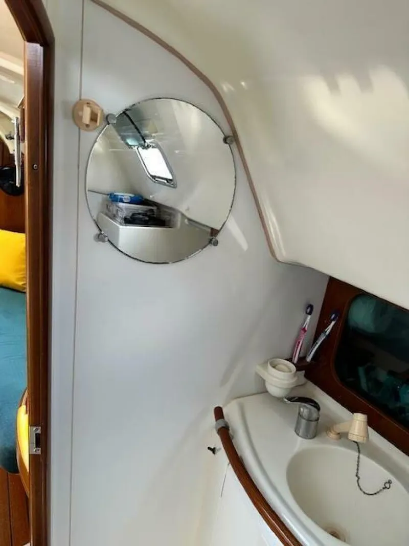 Slide: The Image of Beneteau Oceanis 311 2000 - 5293294