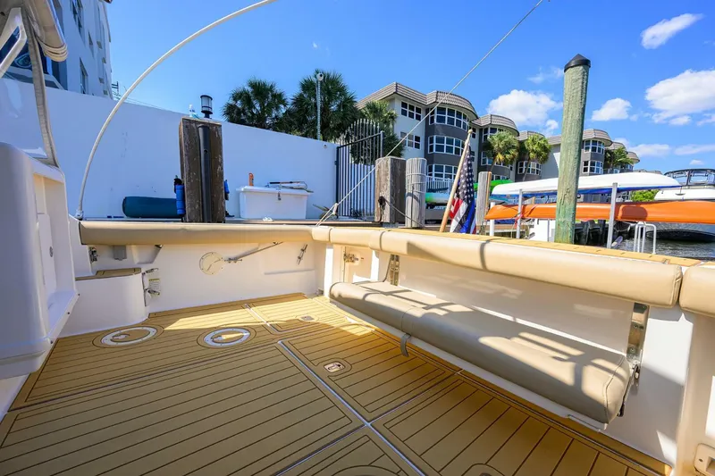 Slide: The Image of Tiara 3100 LE Black Jack - Cockpit 2002 Tiara 3100 LE Black Jack - 5293929