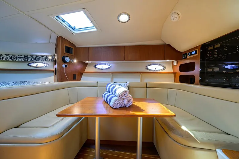 Slide: The Image of Tiara 3100 LE Black Jack - Cabin 2002 Tiara 3100 LE Black Jack - 5293906