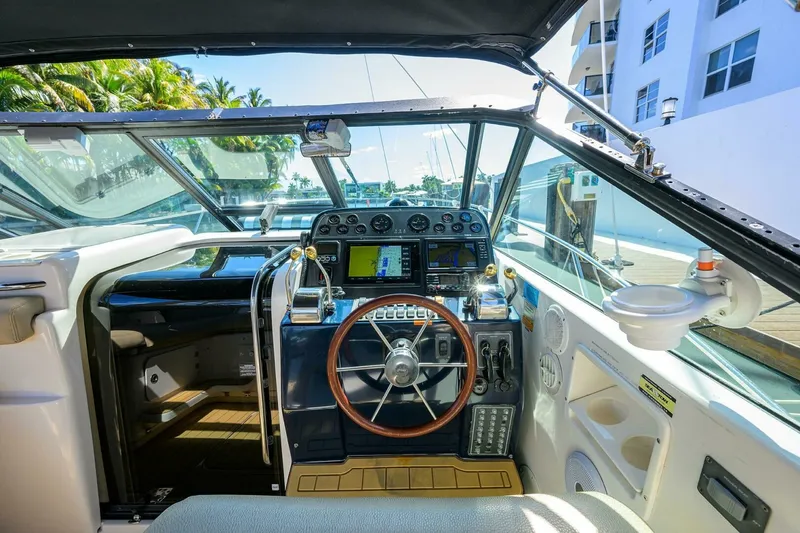 Slide: The Image of Tiara 3100 LE Black Jack - Helm Deck, Helm Electronics 2002 Tiara 3100 LE Black Jack - 7654635