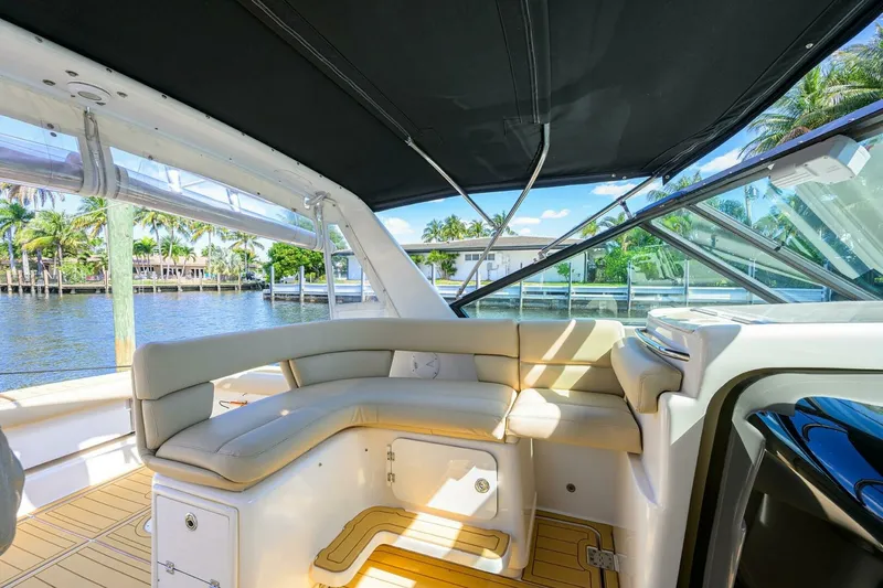 Slide: The Image of Tiara 3100 LE Black Jack - Helm Deck 2002 Tiara 3100 LE Black Jack - 7654632