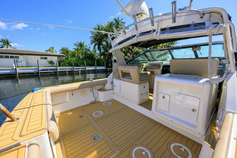 Slide: The Image of Tiara 3100 LE Black Jack - Cockpit 2002 Tiara 3100 LE Black Jack - 7654640