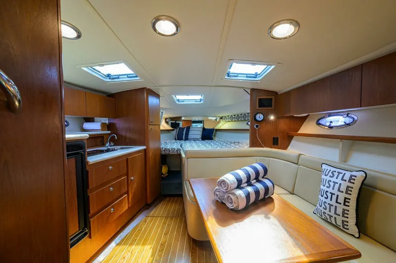 Slide: The Image of Tiara 3100 LE Black Jack - Cabin 2002 Tiara 3100 LE Black Jack - 7654620