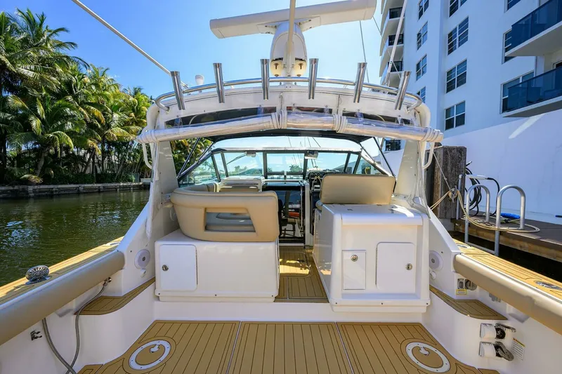 Slide: The Image of Tiara 3100 LE Black Jack - Cockpit 2002 Tiara 3100 LE Black Jack - 7654641
