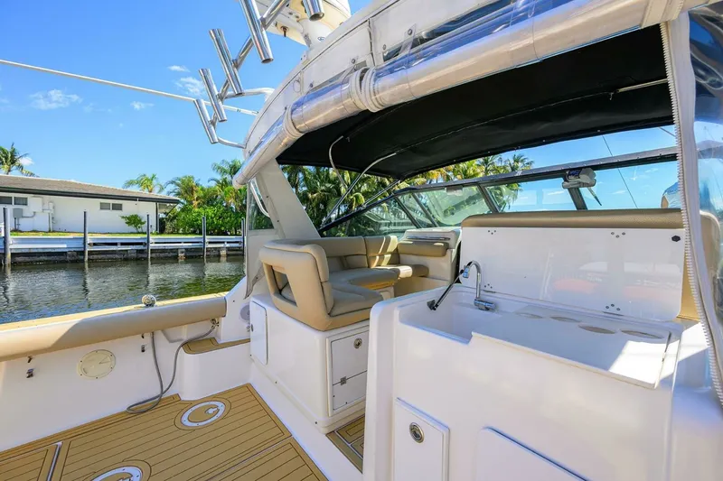 Slide: The Image of Tiara 3100 LE Black Jack - Cockpit 2002 Tiara 3100 LE Black Jack - 7654643