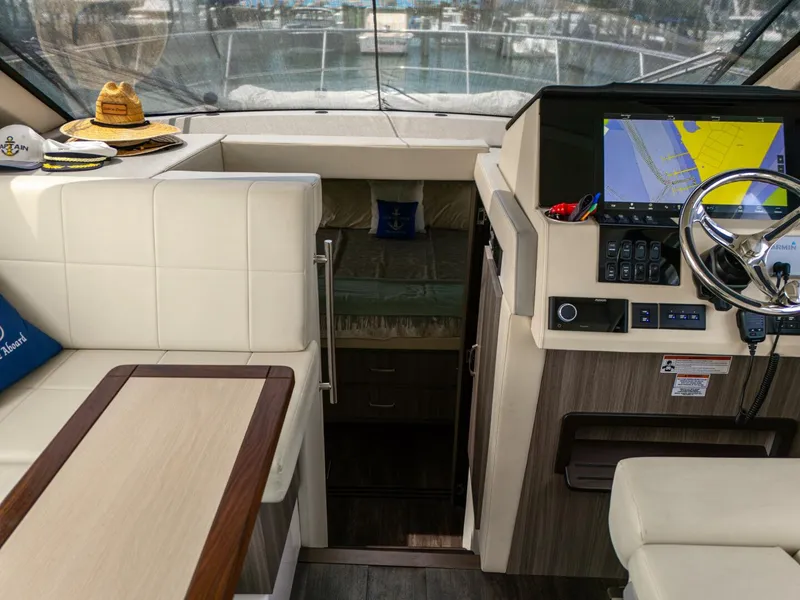 Slide: The Image of Regal 38 FXO 2023 - 5294264