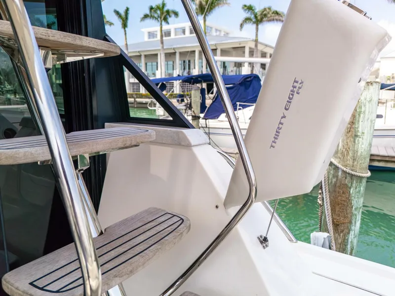 Slide: The Image of Regal 38 FXO 2023 - 5294272