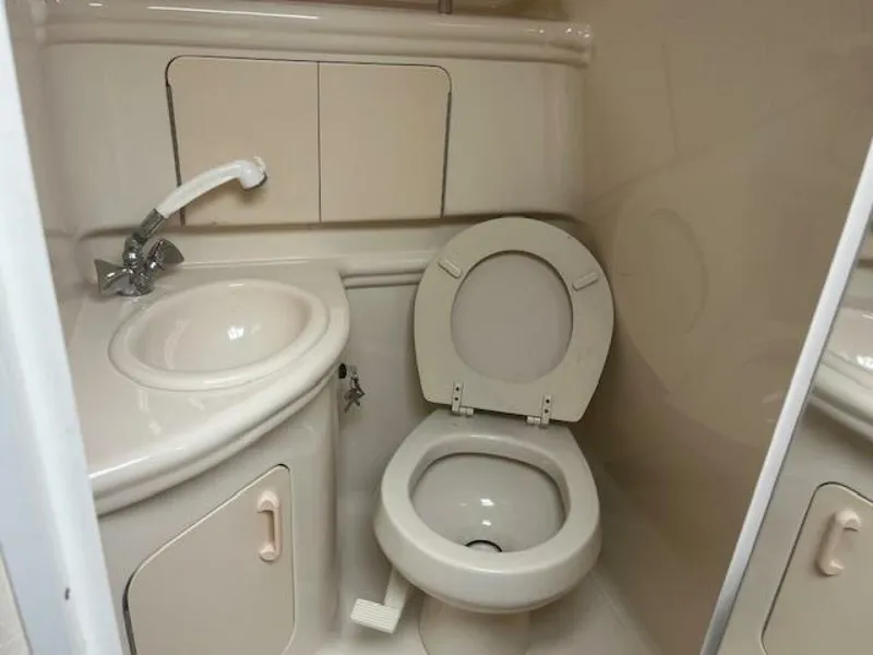 Slide: The Image of Sea Ray 28DA 2003 - 5294905