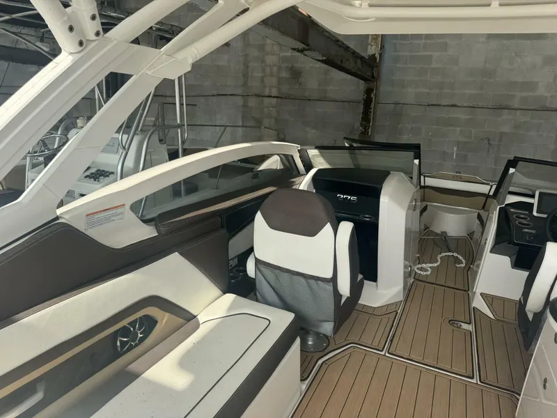 Slide: The Image of Yamaha 275 SD 2022 - 5294957