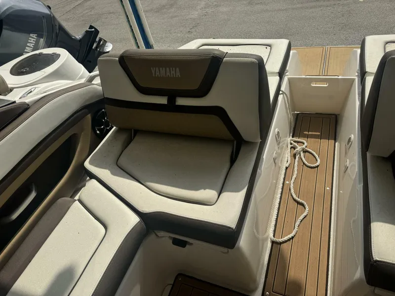 Slide: The Image of Yamaha 275 SD 2022 - 5294971