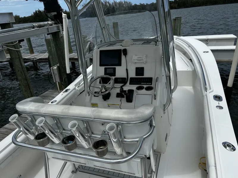 Slide: The Image of Regulator Marine 23 FS 2018 - 5295613