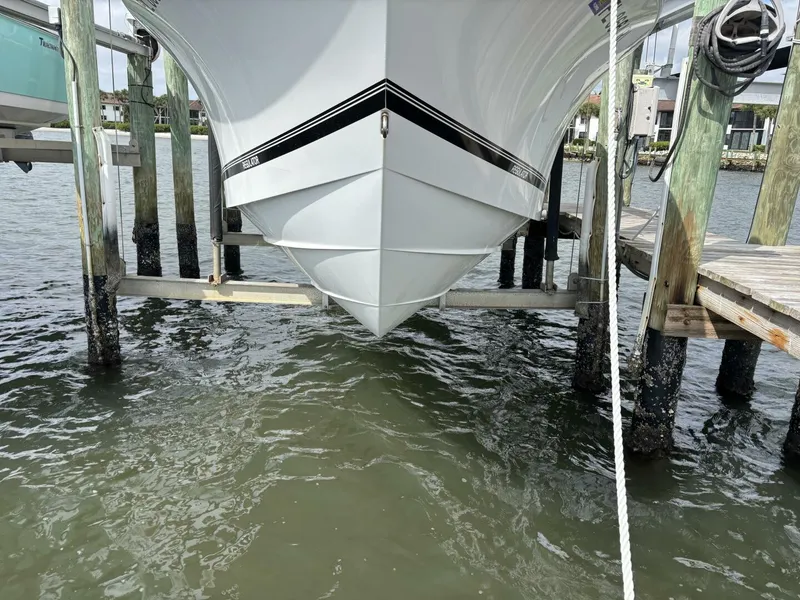 Slide: The Image of Regulator Marine 23 FS 2018 - 5295597