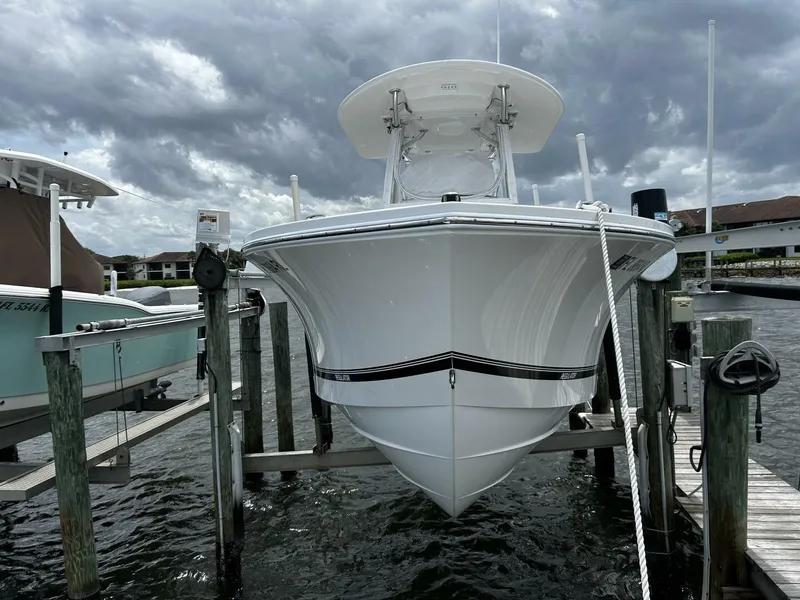 Slide: The Image of Regulator Marine 23 FS 2018 - 5295599