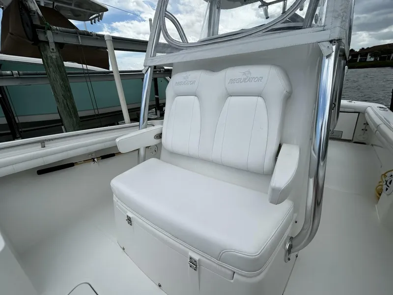 Slide: The Image of Regulator Marine 23 FS 2018 - 5295630