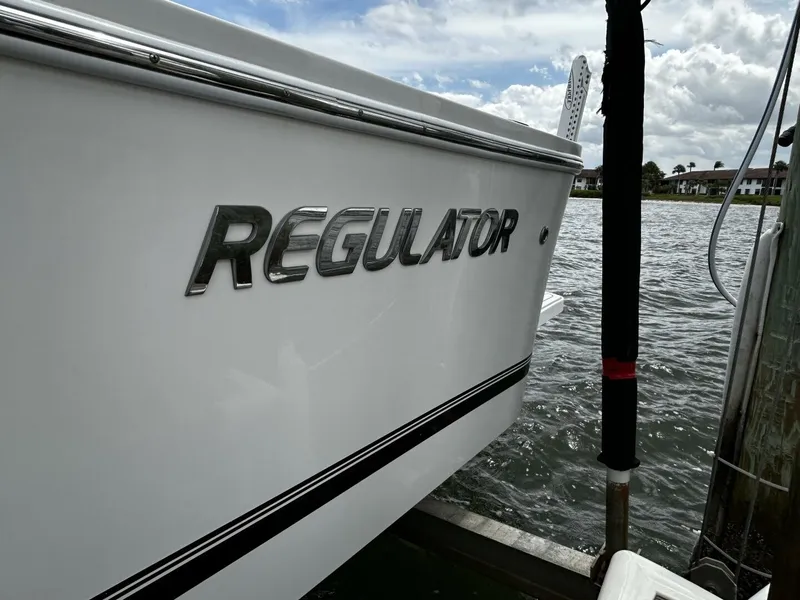 Slide: The Image of Regulator Marine 23 FS 2018 - 5295637