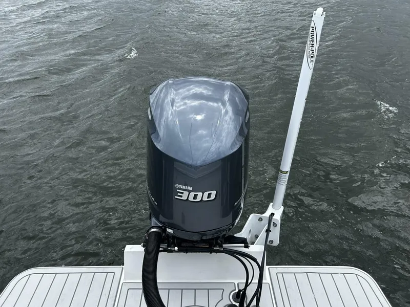 Slide: The Image of Regulator Marine 23 FS 2018 - 5295603