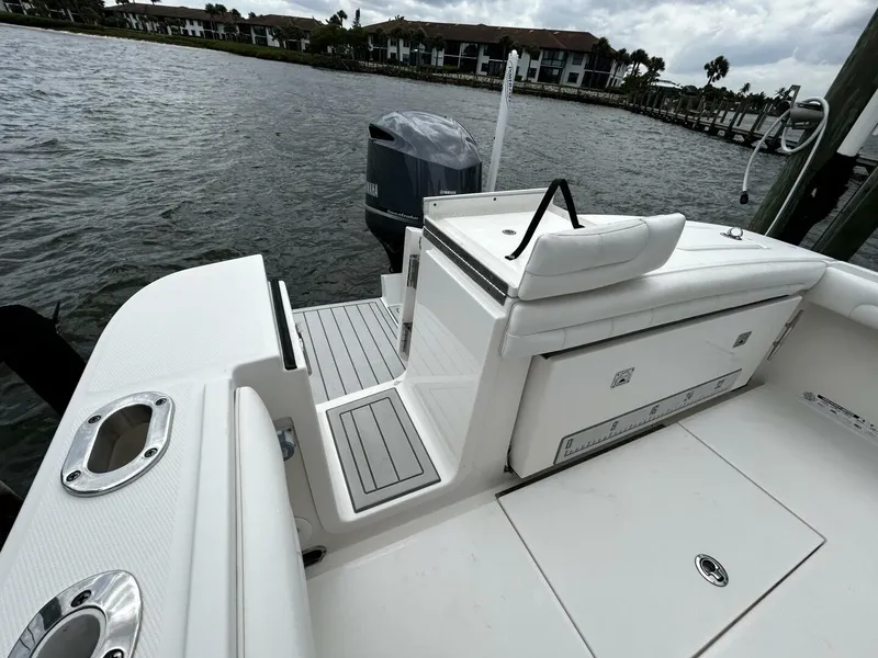Slide: The Image of Regulator Marine 23 FS 2018 - 5295605