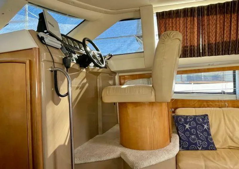 Slide: The Image of Carver 396 Motor Yacht 2001 - 5296234