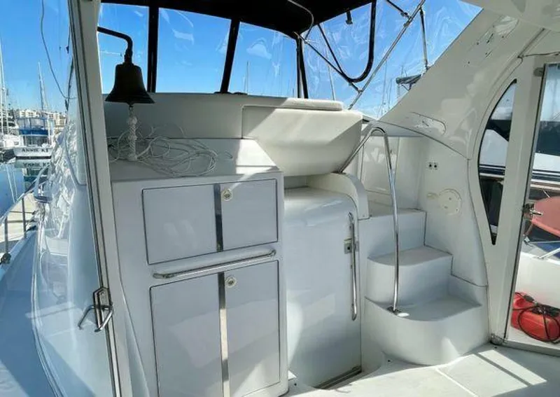 Slide: The Image of Carver 396 Motor Yacht 2001 - 5296228