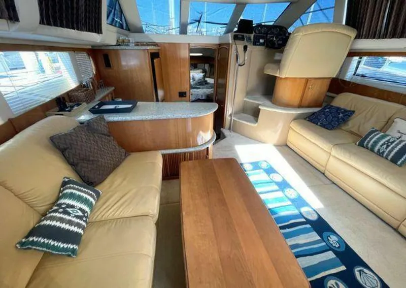 Slide: The Image of Carver 396 Motor Yacht 2001 - 5296229