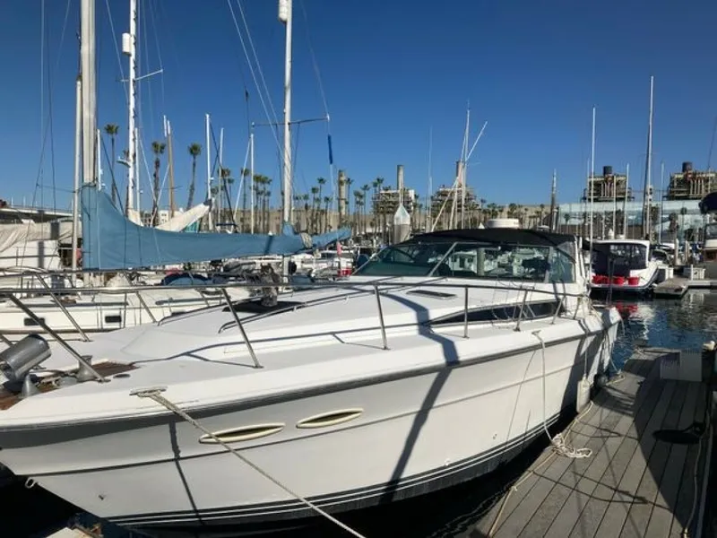 Slide: The Image of Sea Ray 390 Express Cruiser 1988 - 5296247