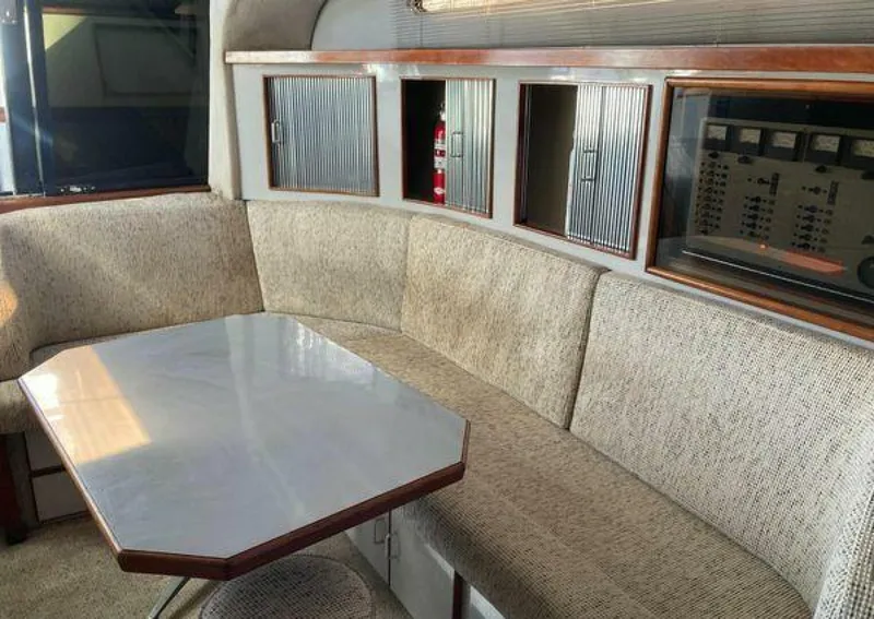 Slide: The Image of Sea Ray 390 Express Cruiser 1988 - 5296261