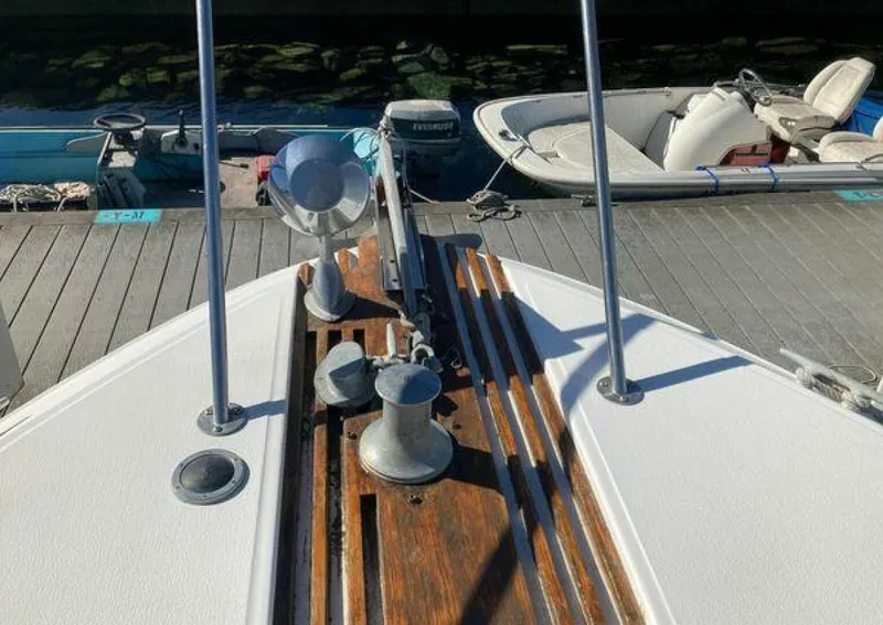 Slide: The Image of Sea Ray 390 Express Cruiser 1988 - 5296249