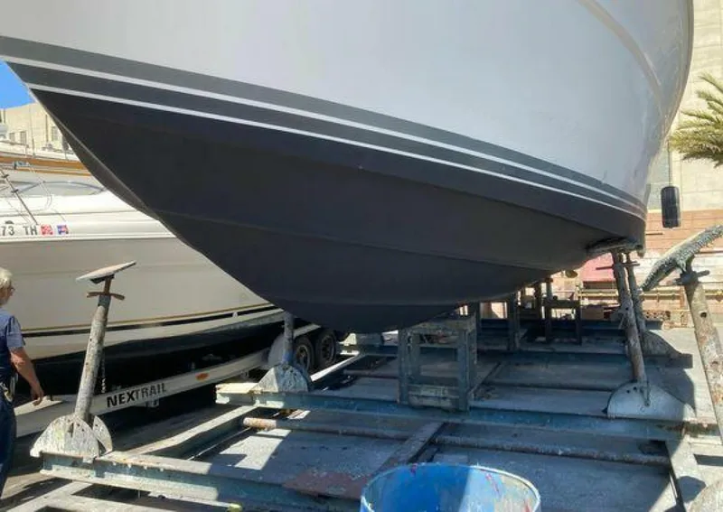 Slide: The Image of Sea Ray 390 Express Cruiser 1988 - 5296273