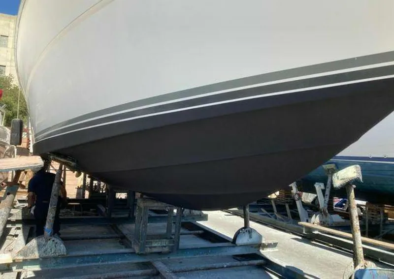 Slide: The Image of Sea Ray 390 Express Cruiser 1988 - 5296274