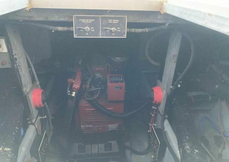 Slide: The Image of Sea Ray 390 Express Cruiser 1988 - 5296276