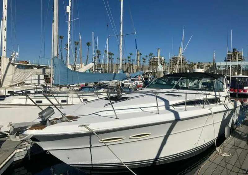 Slide: The Image of Sea Ray 390 Express Cruiser 1988 - 5296251