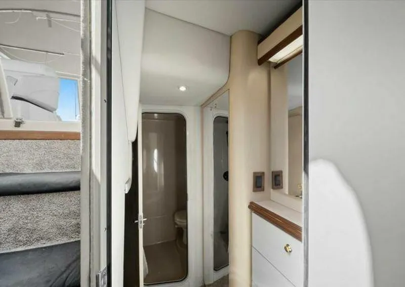 Slide: The Image of Cruisers Yachts 3870 Esprit 1999 - 5296303